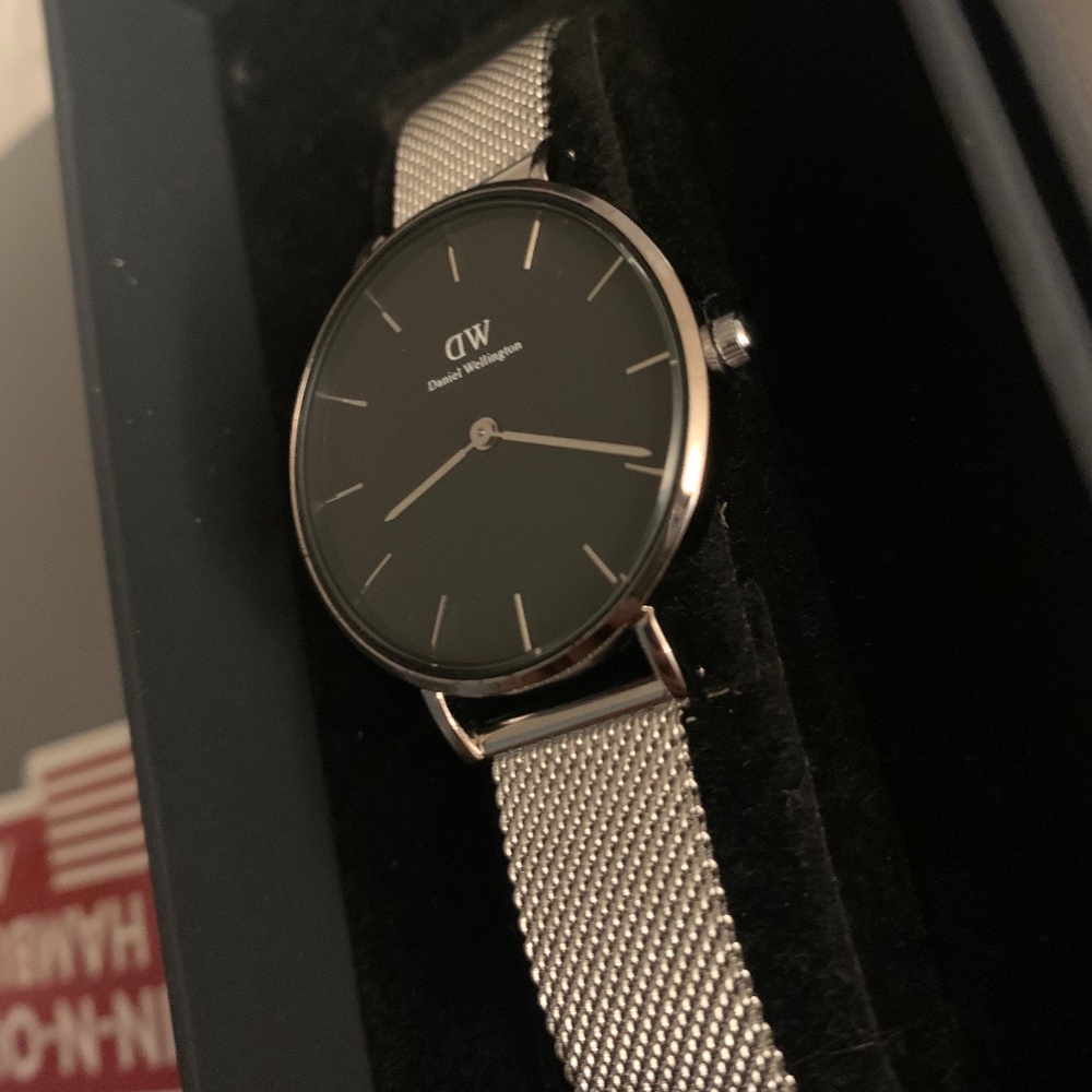 Daniel Wellington Petite Sterling 32MM